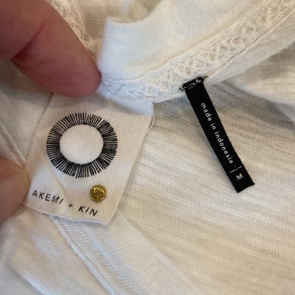 AKEMI + Kin White Ruffle Short
Sleeve Blouse  Medium - Picture 6 of 7